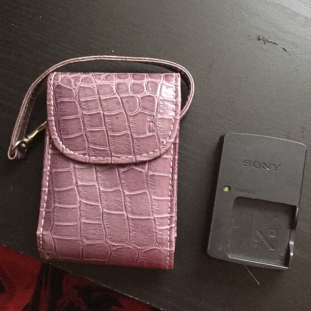 sony cybershot camera case and charger